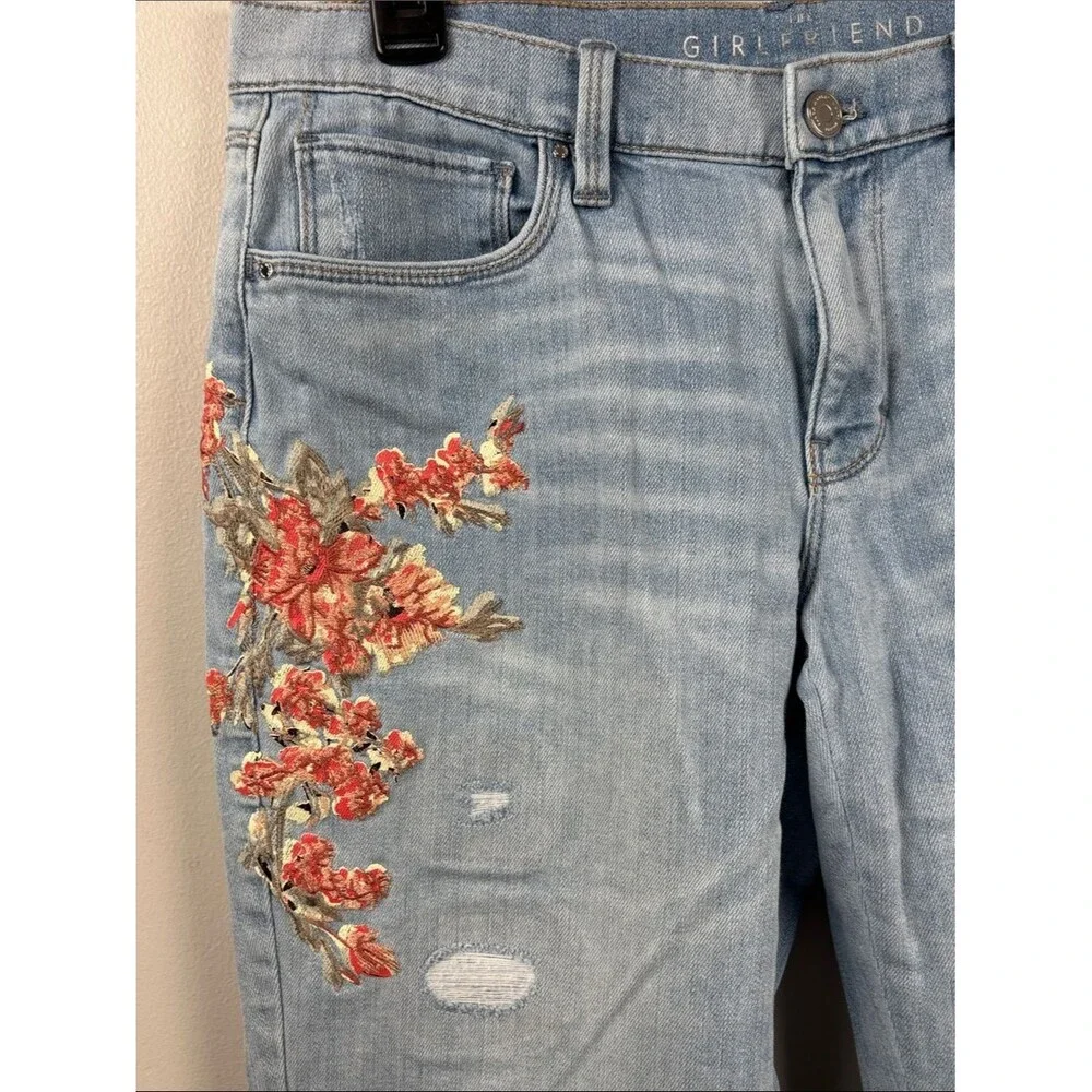 White House Black Market Light Blue Embroidered Floral distressed Jeans